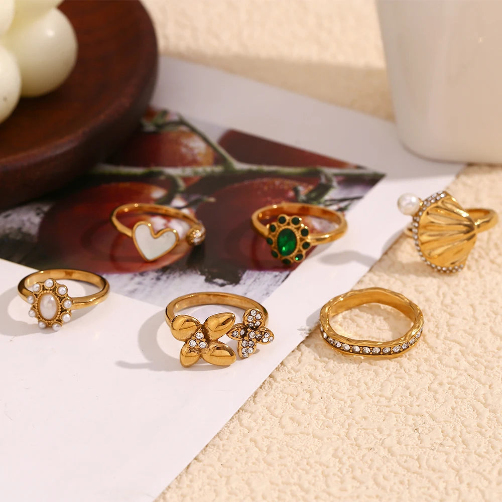 E.B.belle Scallop Pearl Luxurious Elegant Fashion Asymmetric Large and Small Flower White Heart Opening Snake Ring